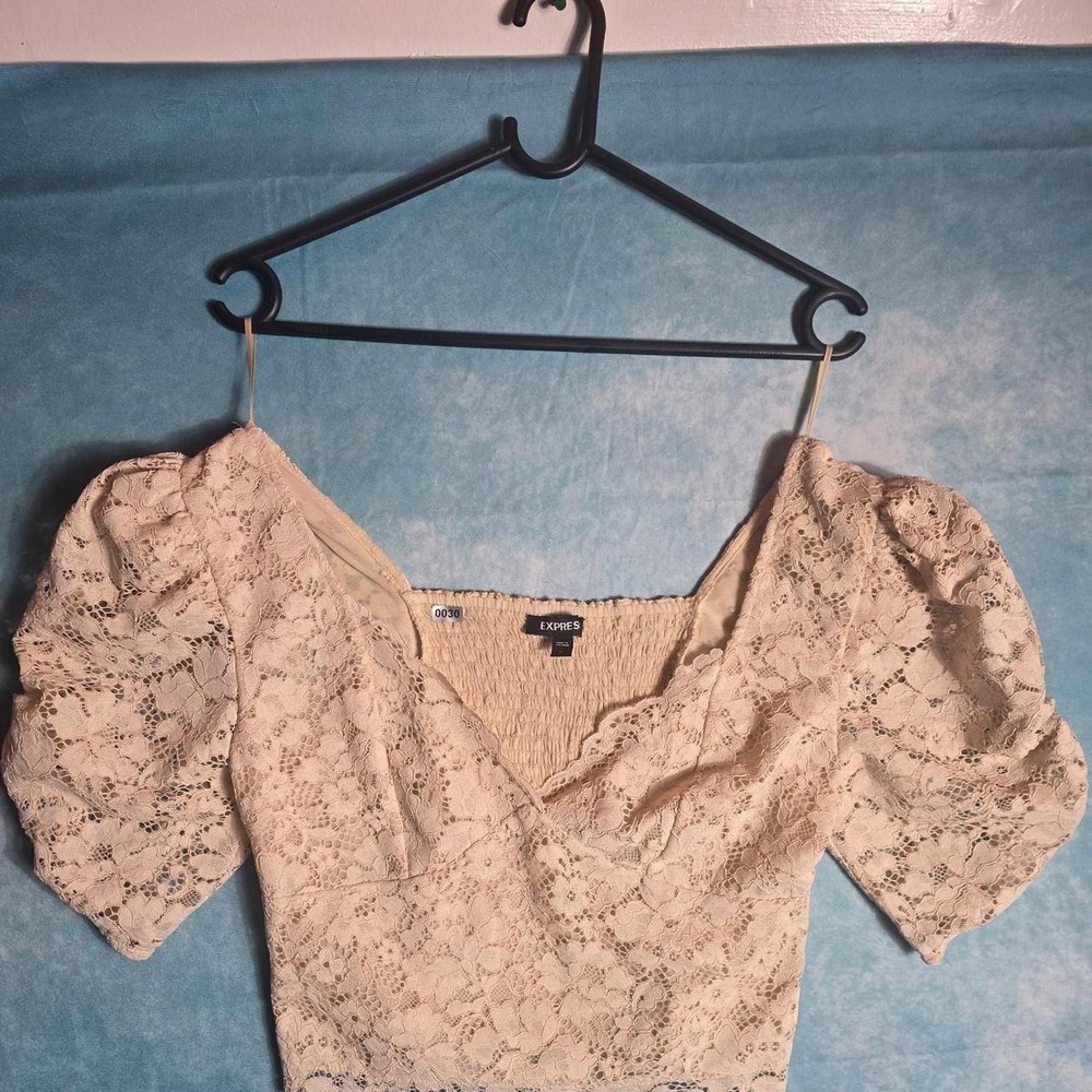 EXPRESS Cream lace blouse with floral pattern, size M